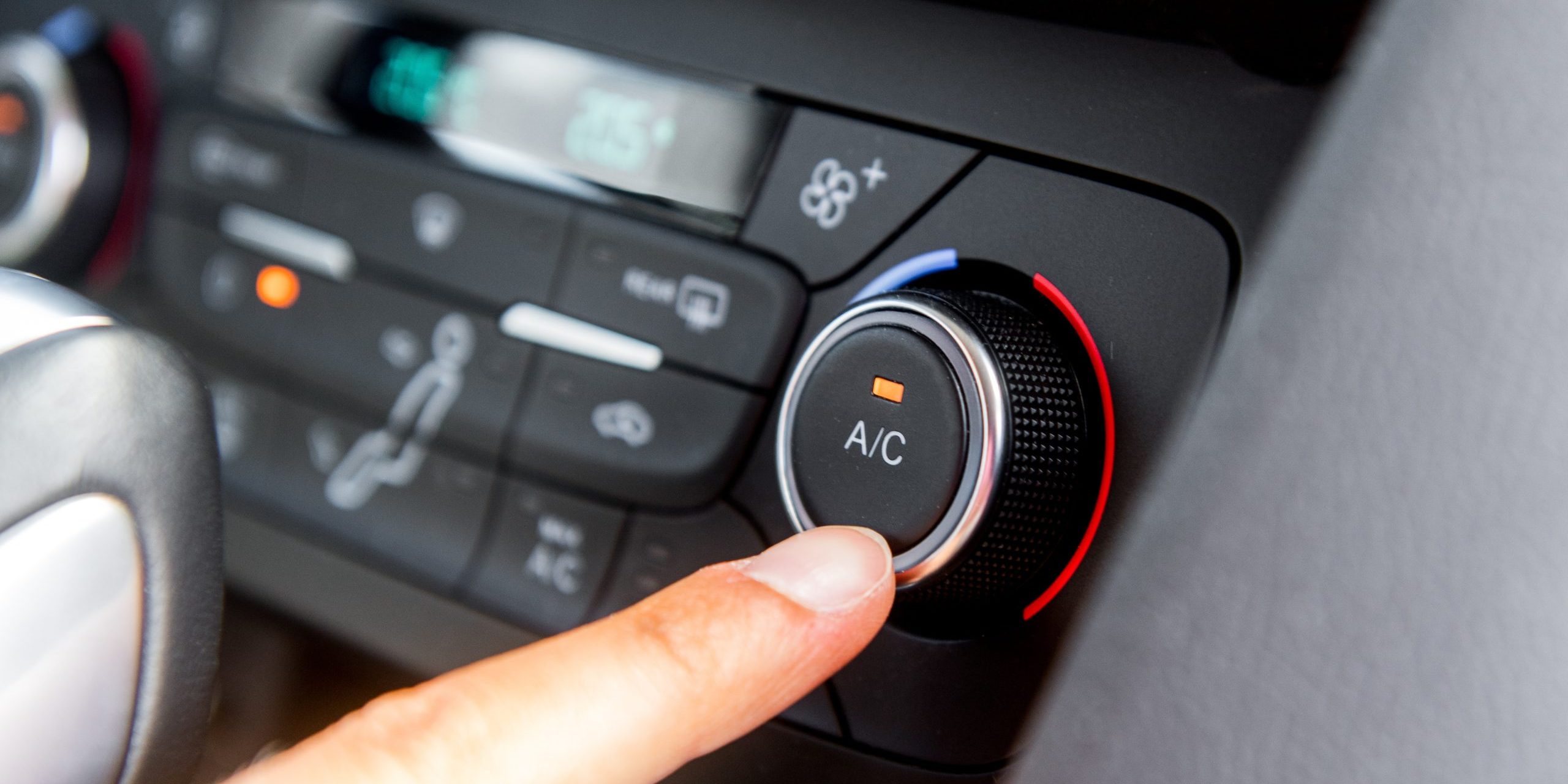 Klimaanlage Service Klimaservice bei KFZ Resch. Bleiben Sie kühl an heißen Sommertagen.